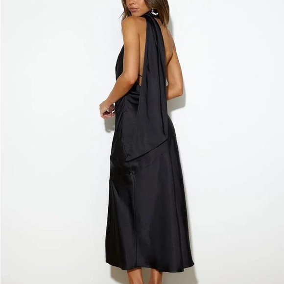 ECYANER Women's Elegant Sleeveless  Dress Backless Satin Backless Midi C… - Picture 3 of 12